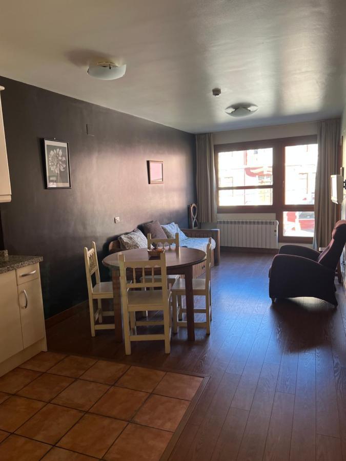 Apartamentos Cuirgu フェレチョサ エクステリア 写真