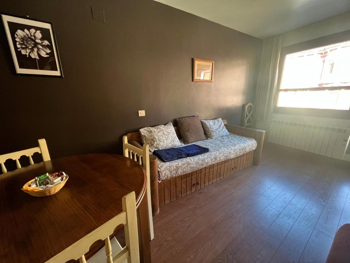 Apartamentos Cuirgu フェレチョサ エクステリア 写真
